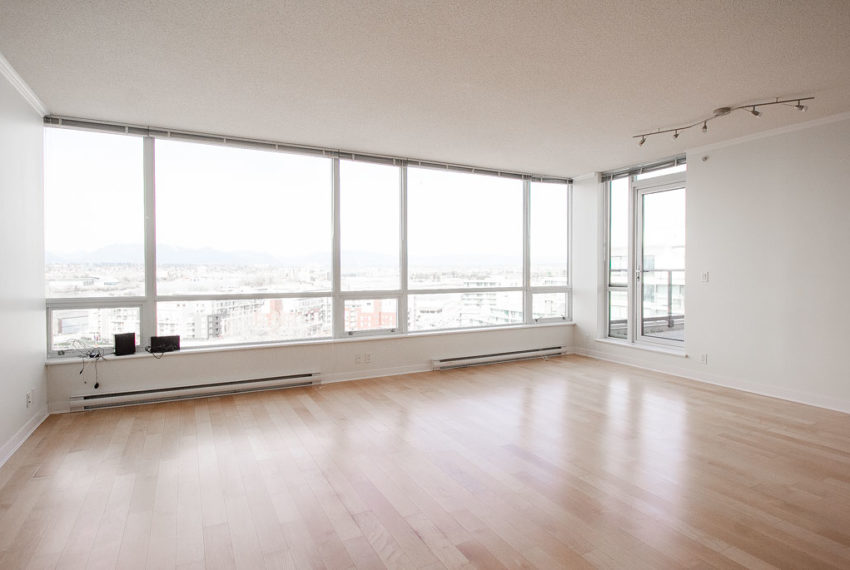 For Rent: Penthouse 3 Bed 3 Bath in Central Richmond (Near Oval) 列治文中心高層頂樓3房3衛公寓 | Selling & Managing Vancouver Real Estate