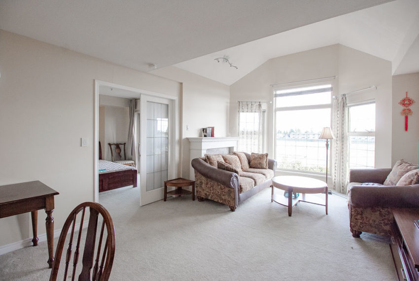 For Rent: 2 Bed 2 Bath Condo in Vancouver (Near Oakridge Mall) 出租溫西好校區2房2衛公寓近Oakridge商場 | Selling & Managing Vancouver Real Estate