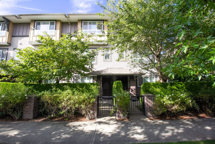 Rented: 4 Bed 3 Bath Townhouse in Richmond (Near Garden City Park) 列治文4睡房3衛浴聯排別墅近Garden City公園 | Selling & Managing Vancouver Real Estate