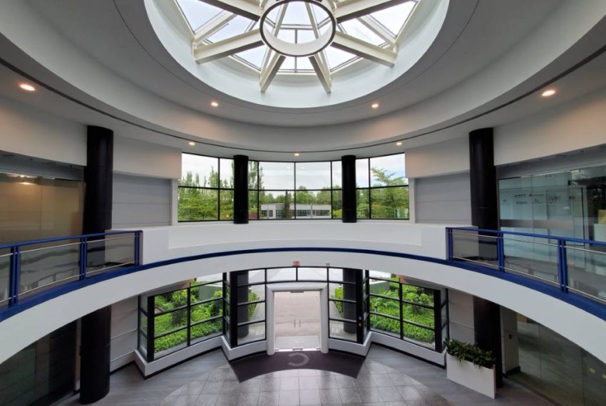For Lease: Crestwood Corporate Centre Office in Richmond 列治文Crestwood Corporate Centre商業辦公室出租 | Selling & Managing Vancouver Real Estate