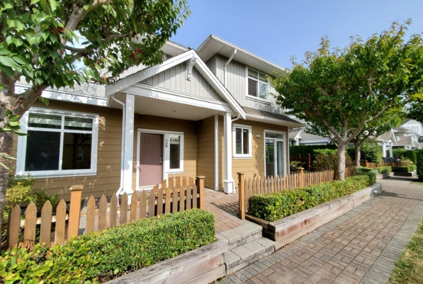 For Sale: 3 Bed 3 Bath Townhouse in Richmond (Steveston South) 列治文好校區溫馨兩層3睡房聯排別墅 | Selling & Managing Vancouver Real Estate