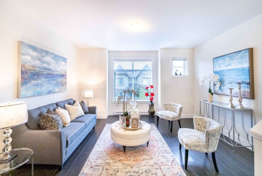 For Sale: 4 Bed 3 Bath Townhouse in Central South Surrey (Near Southridge School) 南素里好校區溫馨4睡房 3衛浴聯排別墅近Southridge中學 | Selling & Managing Vancouver Real Estate