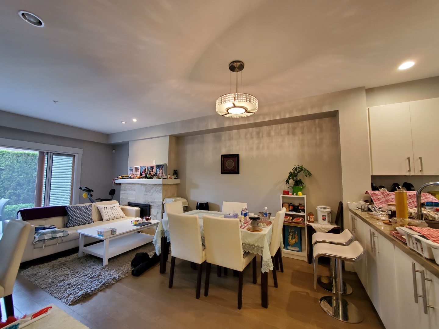 Rented 3 Bed 1 Den 3 Bath Townhouse in Vancouver (Near Oakridge Mall