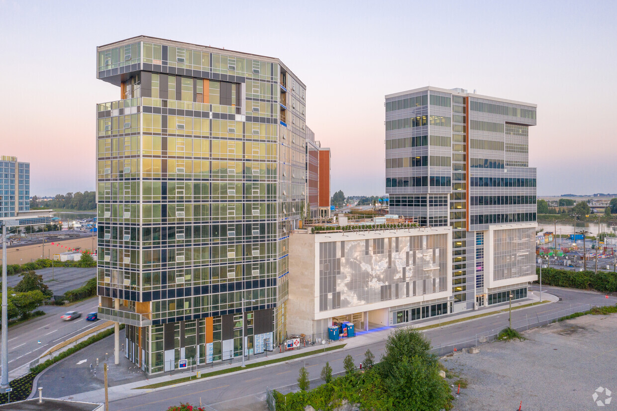 Richmond Commercial Office in ITC 列治文國際貿易中心商業辦公室出租 Bob Zhong