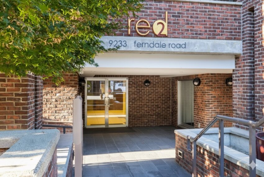 Ferndale_Entrance Large