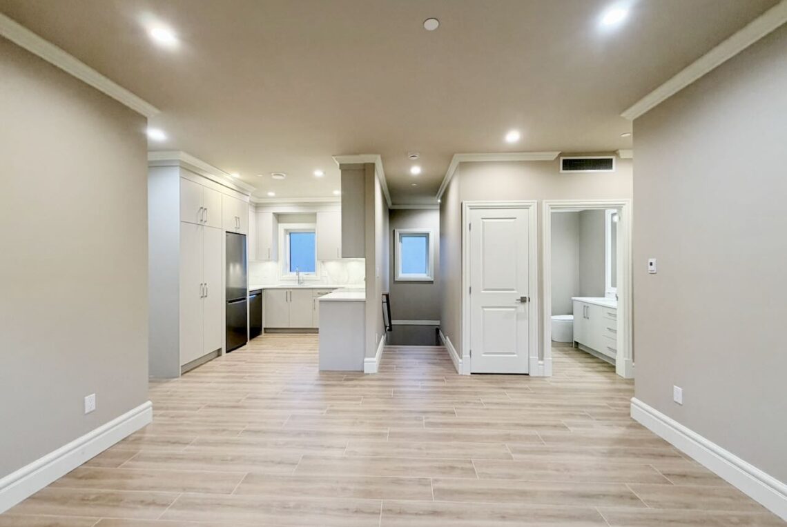 6 Bed Coach House in Vancouver West (Near Dunbar C.C.) 溫西6房後巷屋近Dunbar 社區中心 | Selling & Managing Vancouver Real Estate