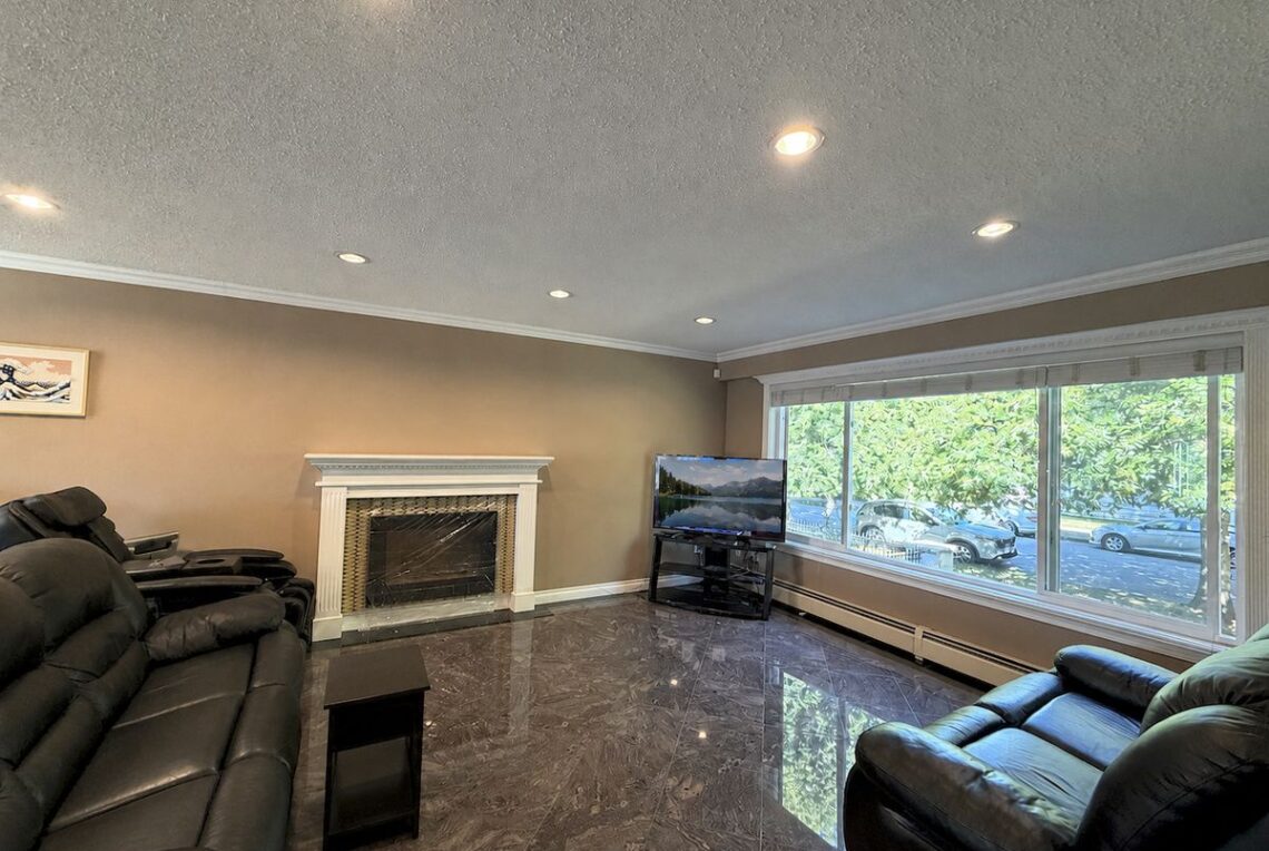 Vancouver House 6-Bed 5-Bath Big Lot Near Central Park 溫哥華6房5衛大地獨立屋近中央公園 | Selling & Managing Vancouver Real Estate