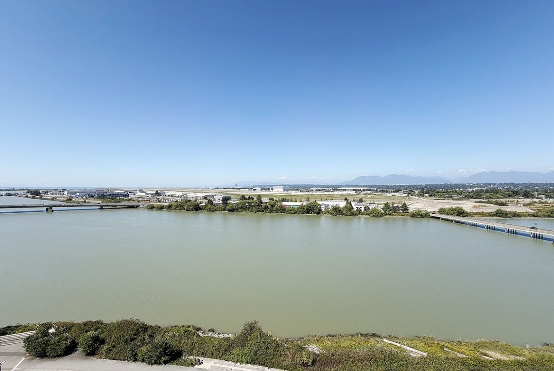 2 River Green – Luxmoreury Sub-Penthouse 4-Bed 1-Den w/ Water View 無敵海景子頂層4房 | Selling & Managing Vancouver Real Estate